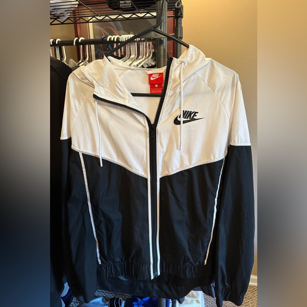 Women’s Nike Windbreaker Jacket